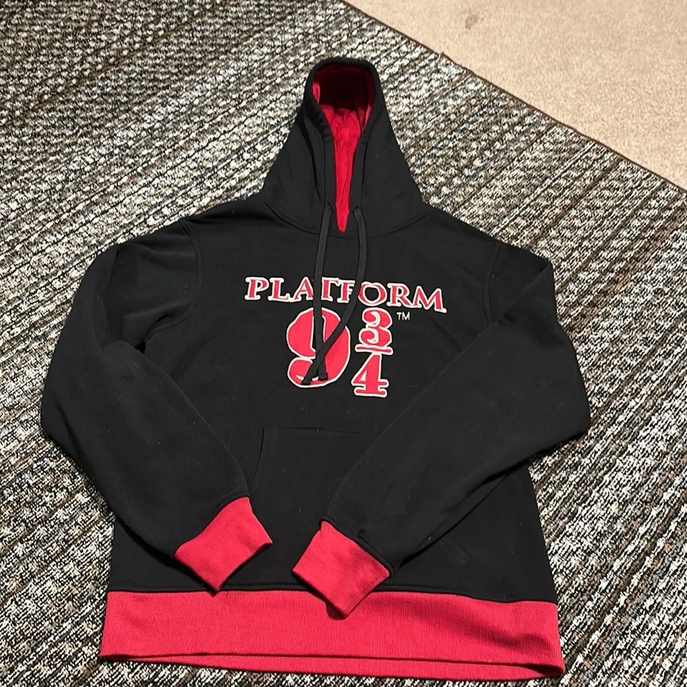 Harry Potter Hogwarts Express Universal Orlando Exclusive Hoodie Medium